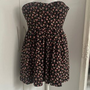 Forever 21 Black Floral Strapless Dress